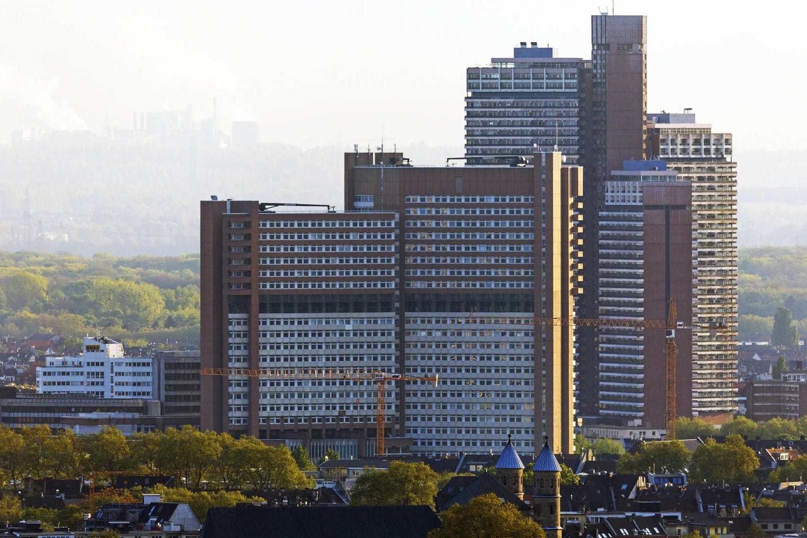 Das Justizzentrum in Köln-Sülz an der Luxemburger Straße: Das Gebäude ist sanierungsbedürftig.