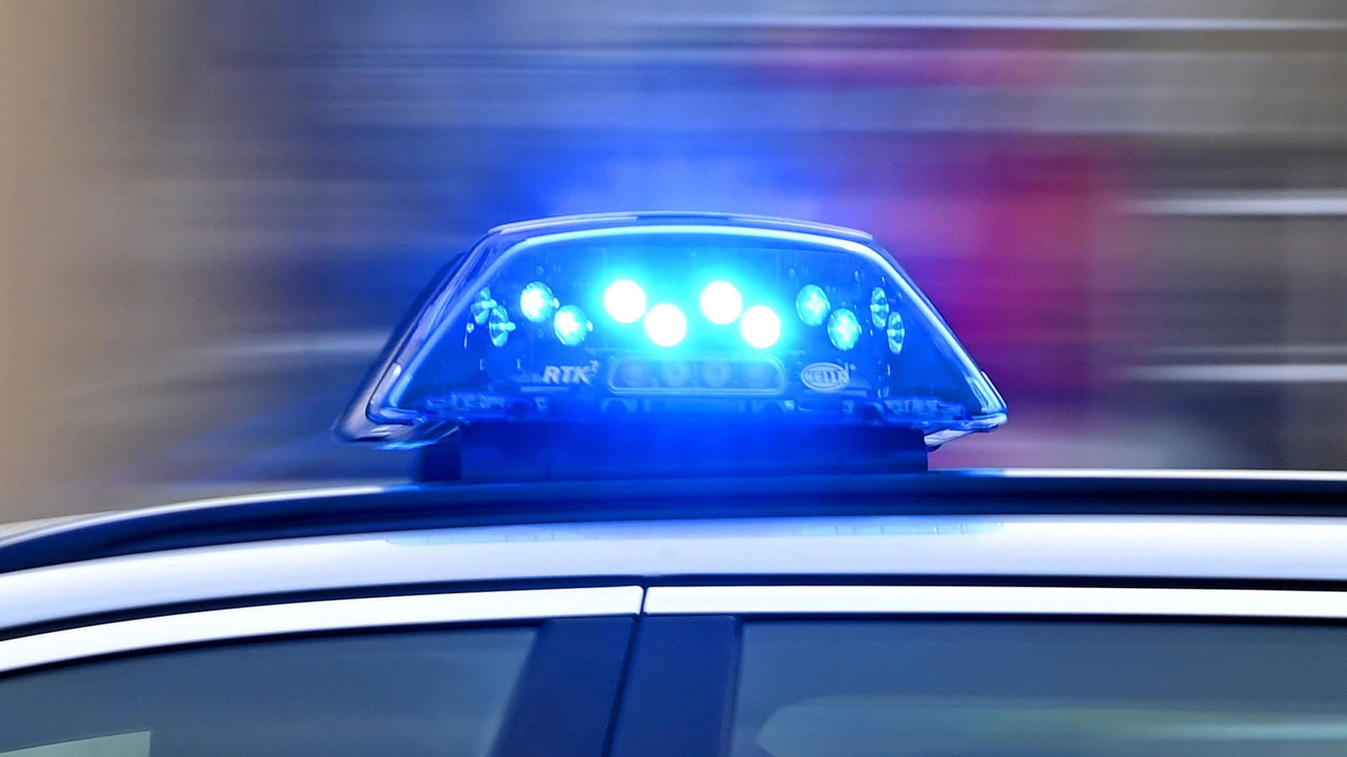 Blaulicht (Symbolbild): Die Polizei sucht Zeugen der Tat.