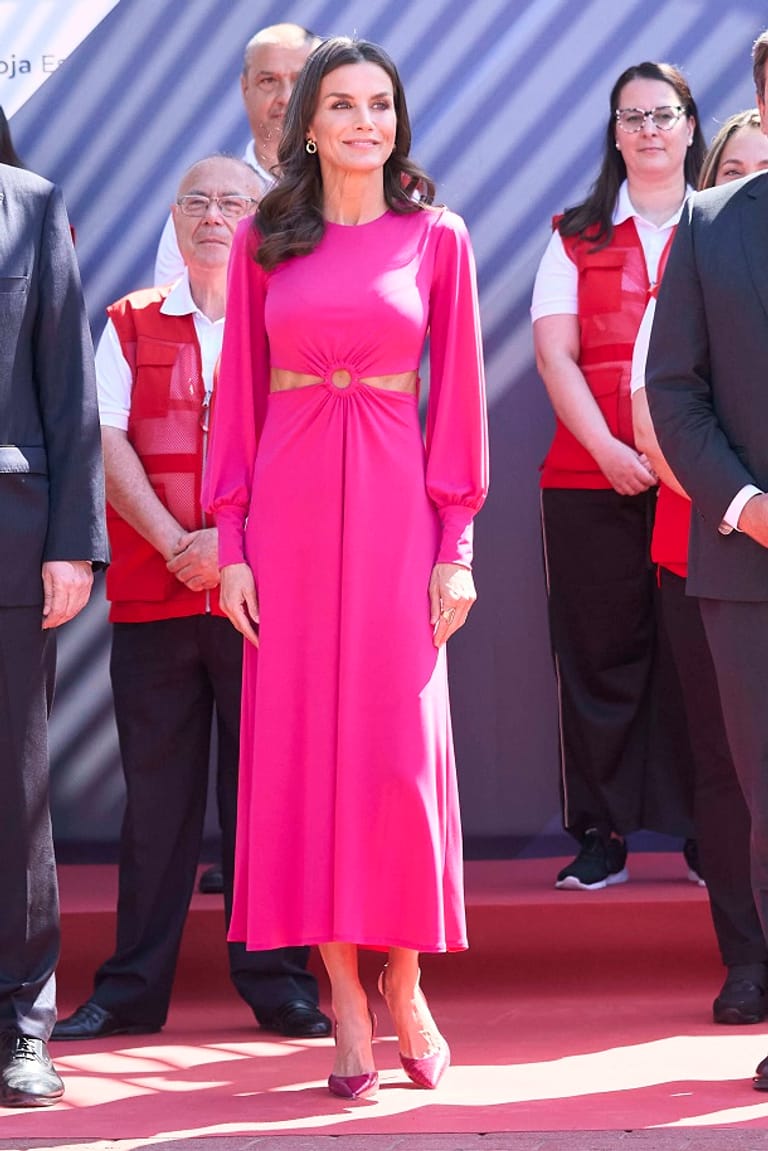 Königin Letizia: Die spanische Royal trifft mit ihrem Look einmal mehr ins Schwarze.