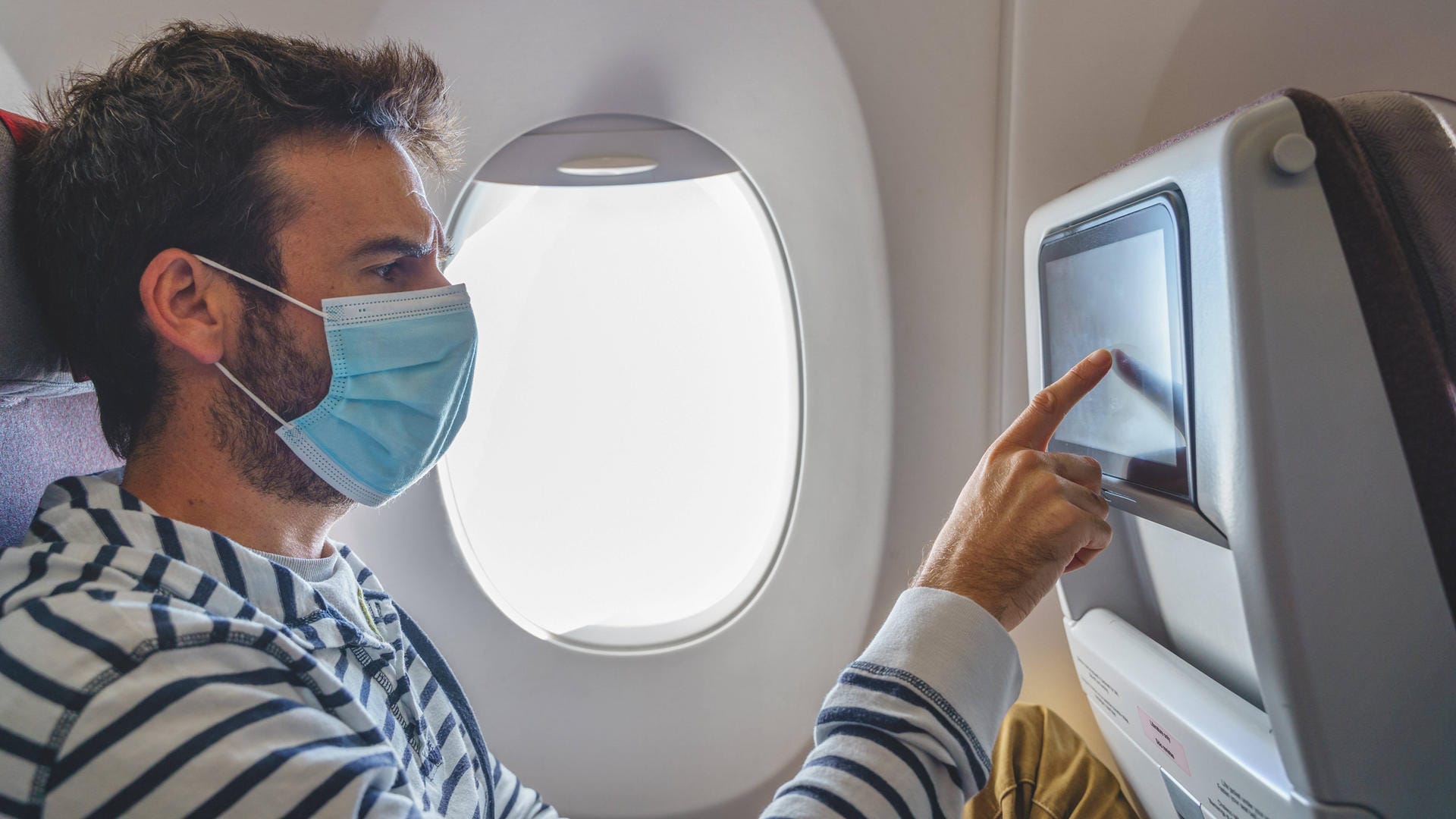 Ab Montag ändern sich die Vorgaben für das Maskentragen in Flugzeugen im EU-Raum. (Symbolfoto)