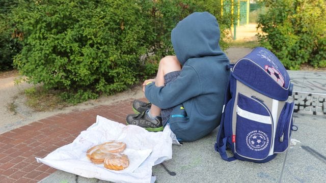 Manches Verhalten hat man seit Kindheitstagen nicht abgelegt: Manchmal kann es hilfreich sein, sich dann Hilfe zu holen.