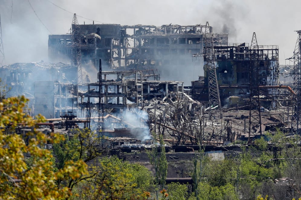 Das zerstörte Stahlwerk in Mariupol: Hier sollen noch Menschen eingeschlossen sein.