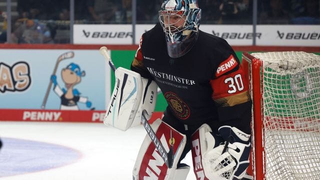 Weil seine Seattle Kraken in der NHL-Hauptrunde keine Chance auf die Playoffs hatten, hat Philipp Grubauer Zeit für die WM. Weil seine Seattle Kraken in der NHL-Hauptrunde keine Chance auf die Playoffs hatten, hat Philipp Grubauer Zeit für die WM.