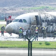 Verrußte Front: Der Airbus A319 fing Feuer.