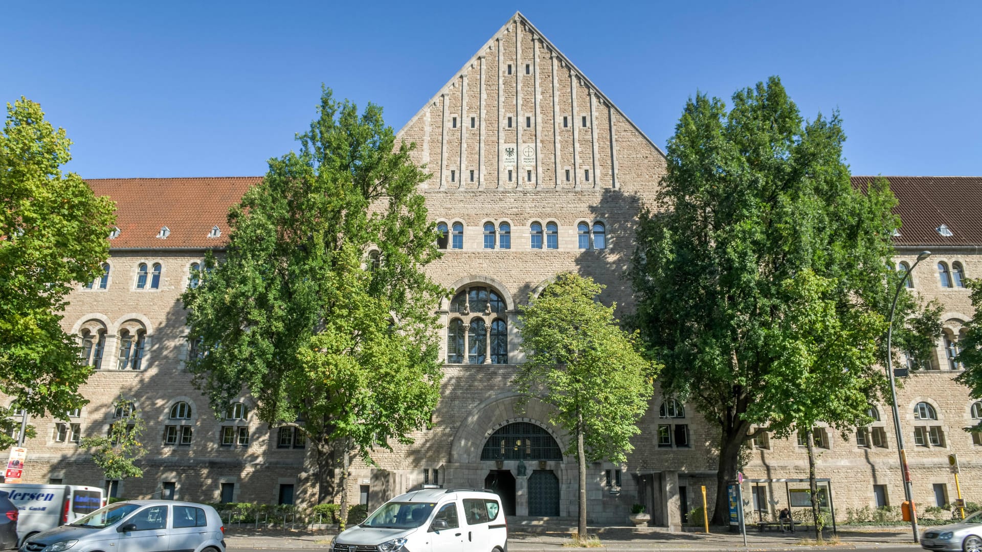 Das Berliner Landgericht im Stadtteil Charlottenburg (Archivbild): Zwei ehemalige Ärzte haben einem Kind das Recht auf Leben verwehrt. Das Berliner Landgericht im Stadtteil Charlottenburg (Archivbild): Zwei ehemalige Ärzte haben einem Kind das Recht auf Leben verwehrt.