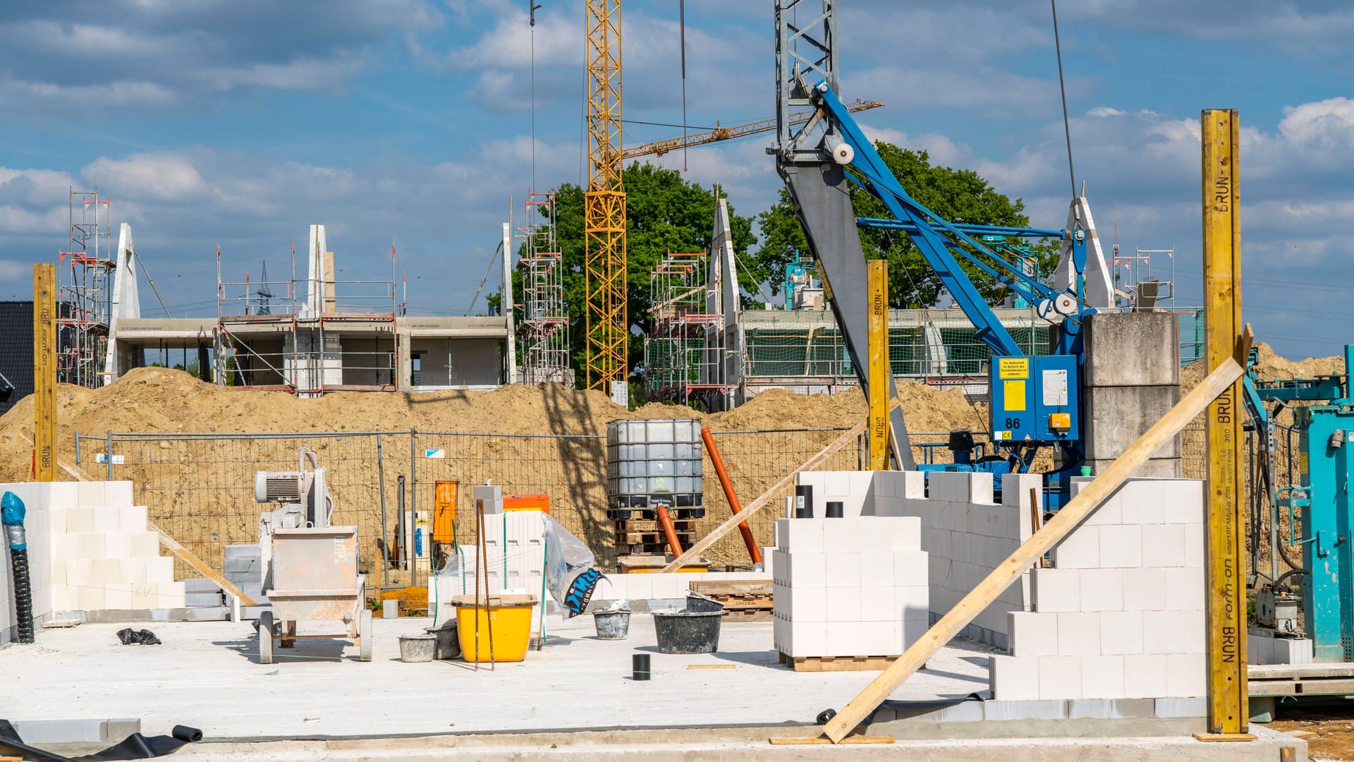 Neubau von Wohn- und Reihenhäusern (Symbolbild): Die Länder sollen bei der Grunderwerbsteuer möglichst flexibel sein.