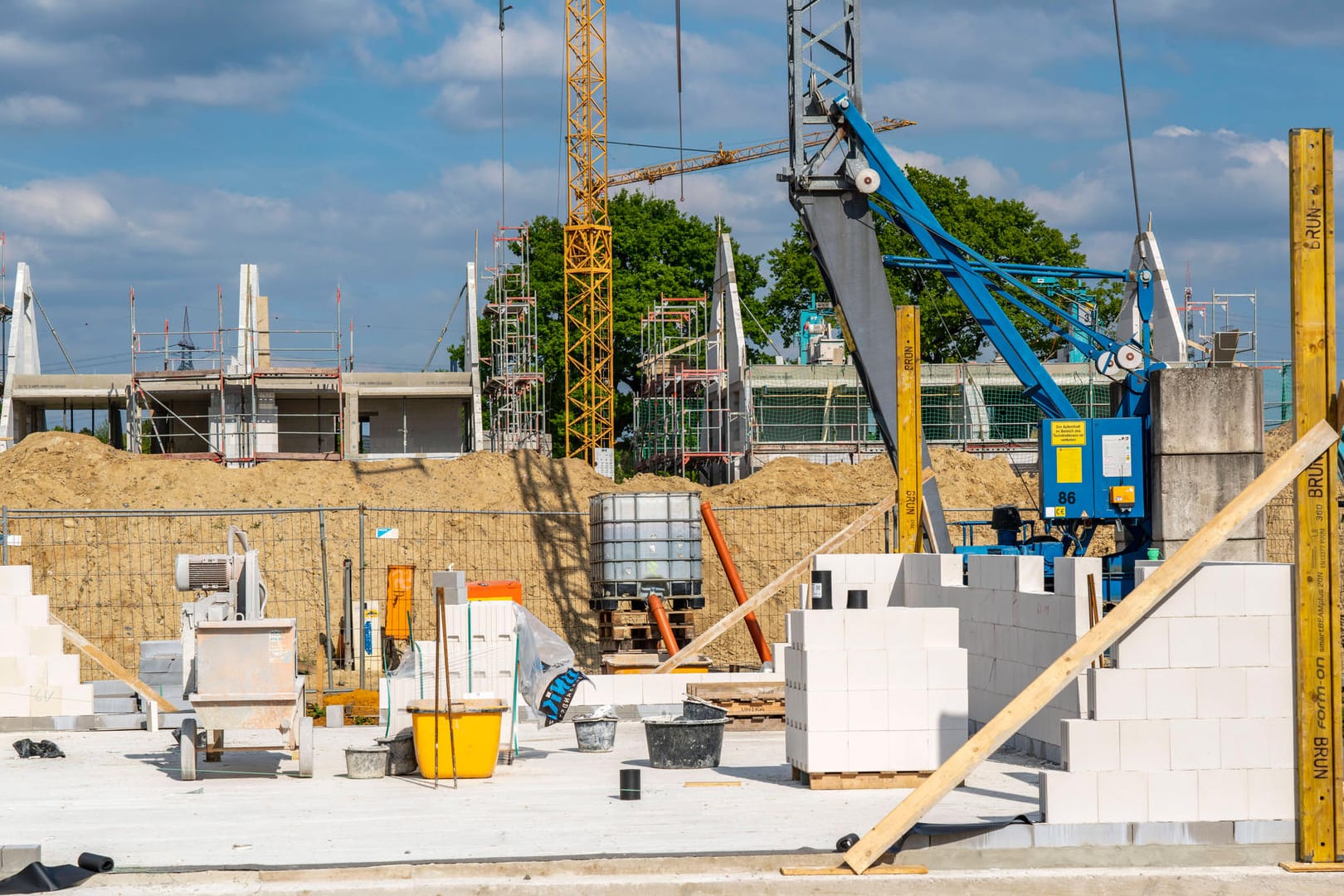 Neubau von Wohn- und Reihenhäusern (Symbolbild): Die Länder sollen bei der Grunderwerbsteuer möglichst flexibel sein.