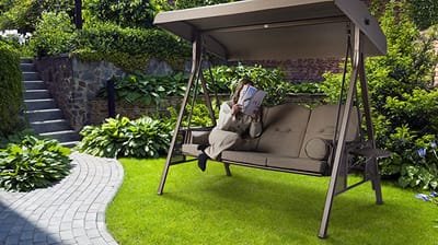 Hollywoodschaukeln für den Garten mit Sitzfläche und Liegefunktion