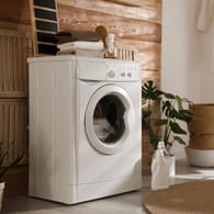 Bei Media Markt ist heute eine Waschmaschine der Marke Siemens über 50 Prozent reduziert.