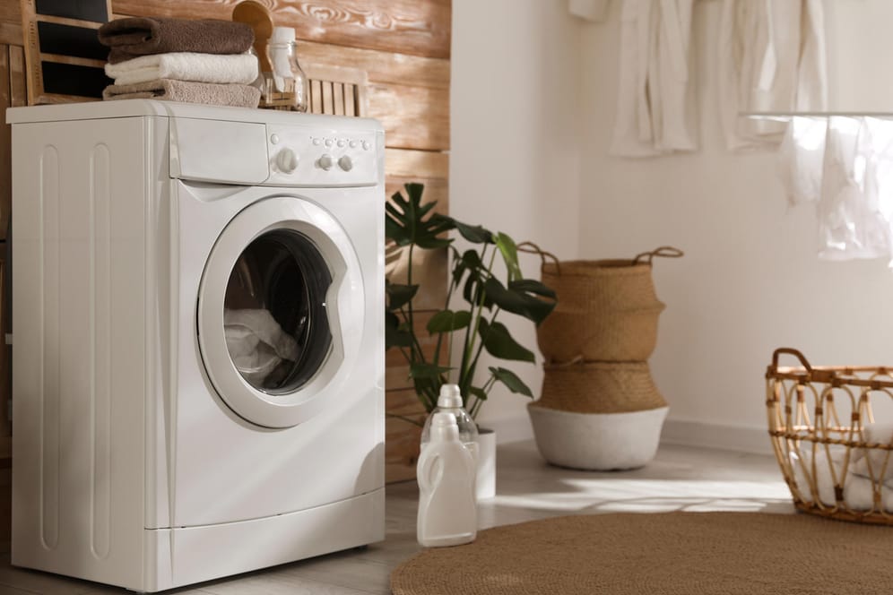 Bei Media Markt ist heute eine Waschmaschine der Marke Siemens über 50 Prozent reduziert.