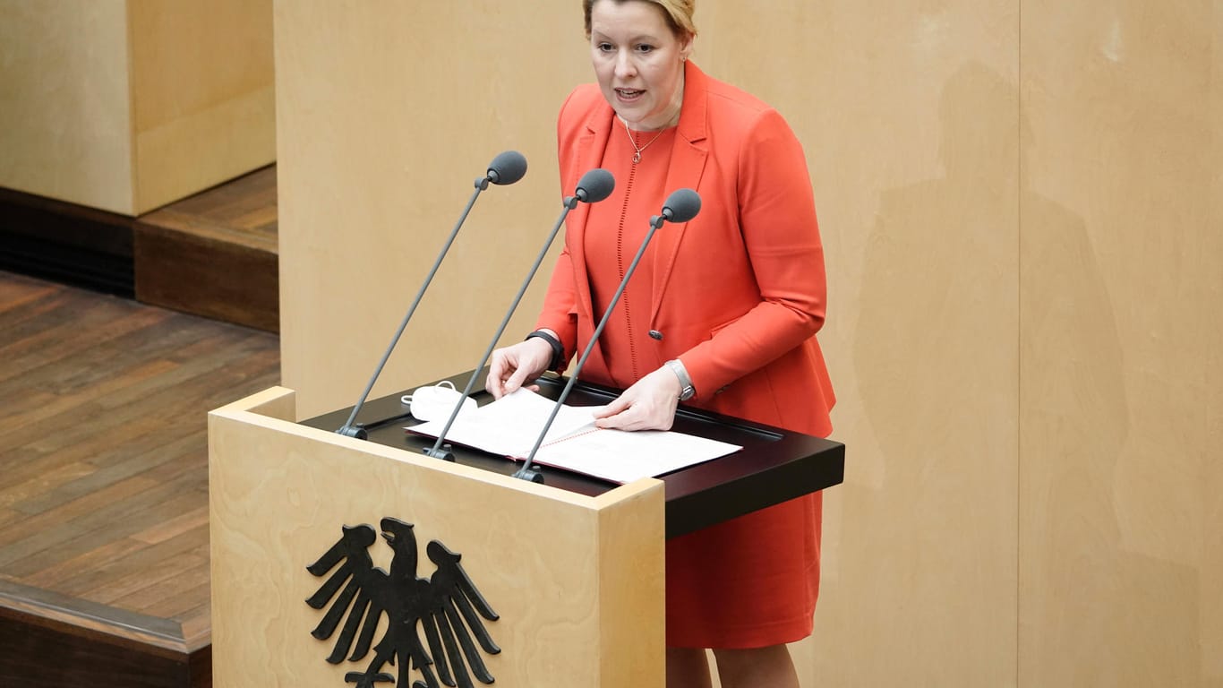 Regierende Bürgermeisterin von Berlin, Franziska Giffey (SPD) ist zu ihrer ersten Auslandsreise gestartet.