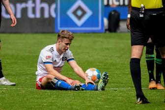 Anssi Suhonen beim Spiel gegen Hannover 96 (Archivbild): Die Verletzung bedeutet für ihn das vorzeitige Saisonende.