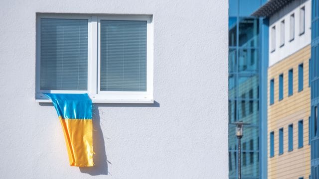 Eine verbilligte oder kostenfreie Überlassung Ihrer Immobilie an ukrainische Geflüchtete? Steuerlich haben Sie dadurch keine Nachteile zu fürchten. Eine verbilligte oder kostenfreie Überlassung Ihrer Immobilie an ukrainische Geflüchtete? Steuerlich haben Sie dadurch keine Nachteile zu fürchten.