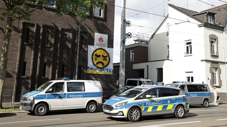 Polizeieinsatz an zwei Schulen in Essen