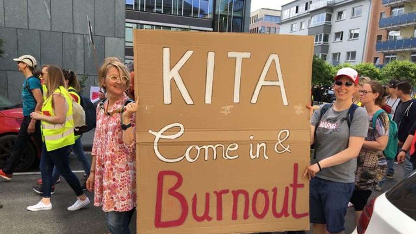 Demonstration von Kita-Beschäftigten in Mainz