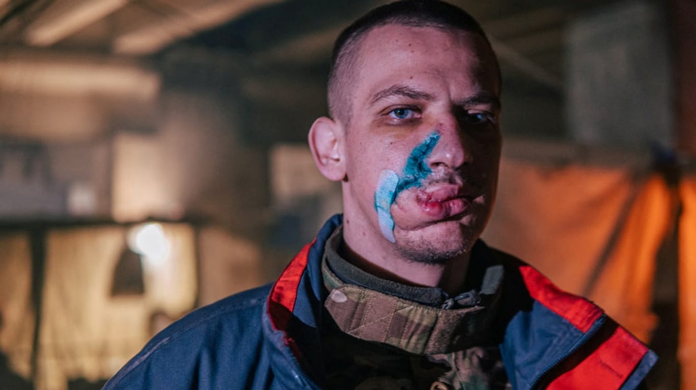 Ukrainischer Soldat im Stahlwerk von Mariupol: Die Kämpfer wurden von Russland gefangen genommen.
