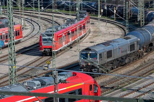 Bauarbeiten: Zugausfälle und Ersatzverkehr um Ulm