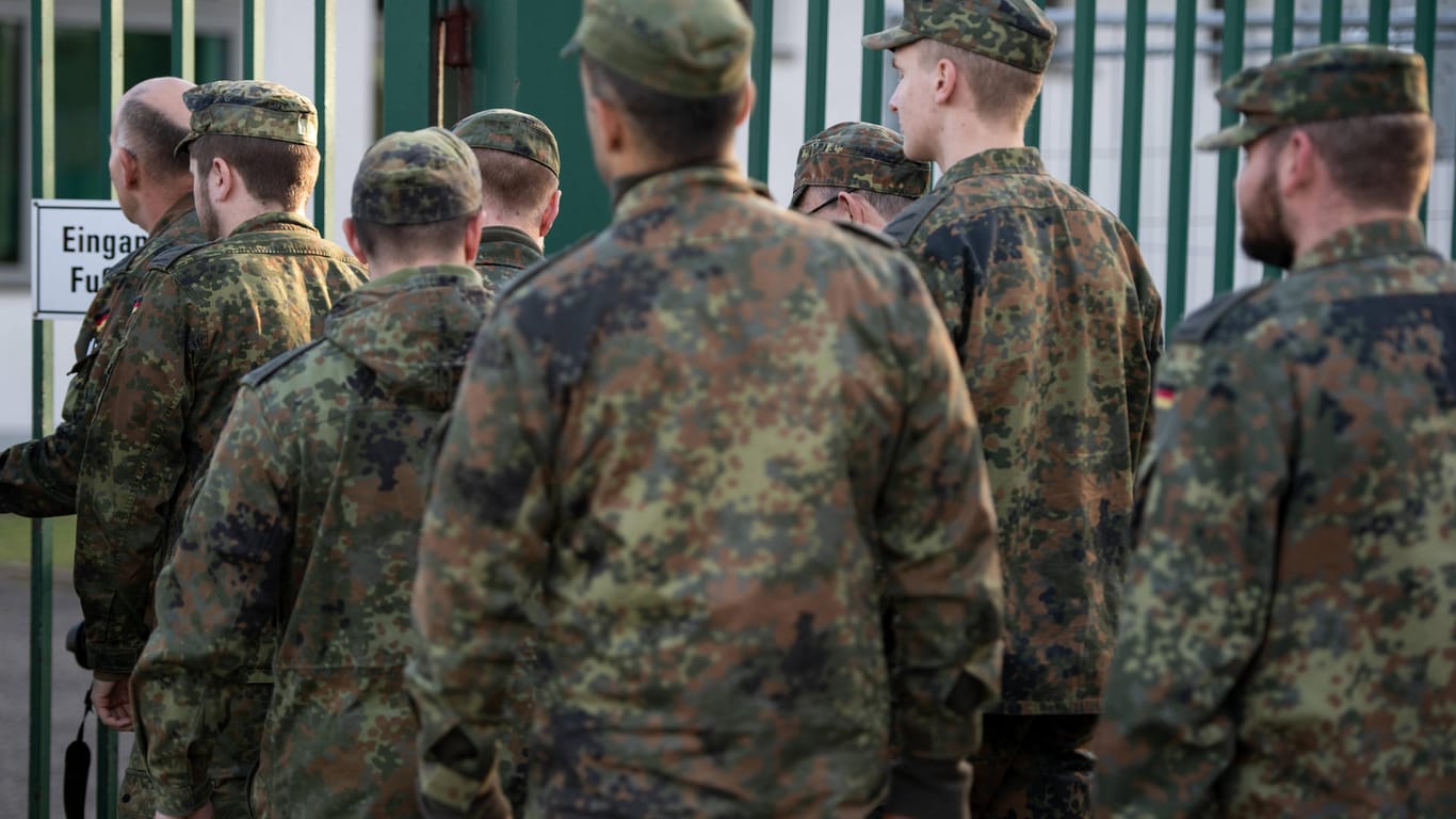 Soldaten der Bundeswehr (Symbolbild): Extremistische Fälle haben im letzten Jahr wohl stark zugenommen.