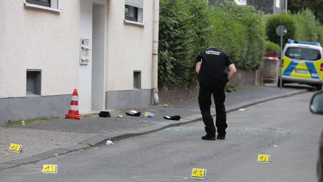 Tatort in der Remscheider Geibelstraße: (Archivbild): Im Juli fielen hier die Schüsse.