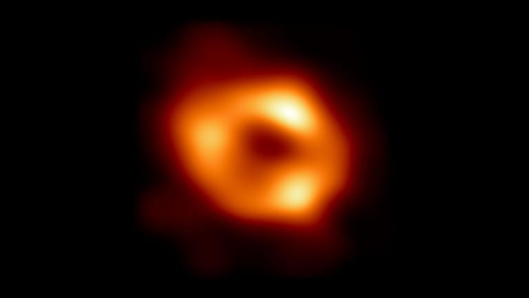 Erstes Bild vom Schwarzen Loch im Zentrum unserer Galaxie