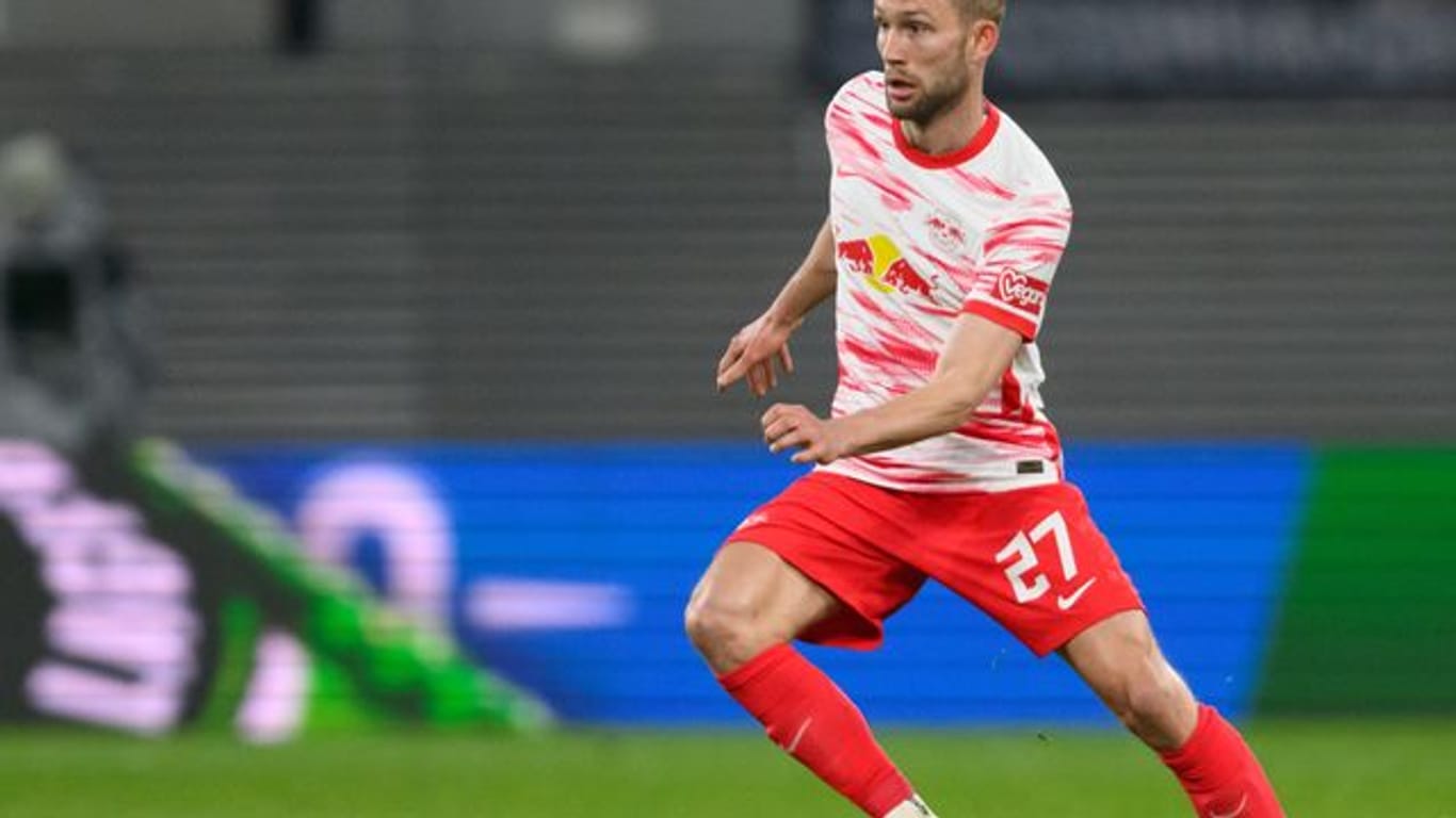 "Will irgendwann mal um alles spielen": Leipzigs Konrad Laimer spielt den Ball.