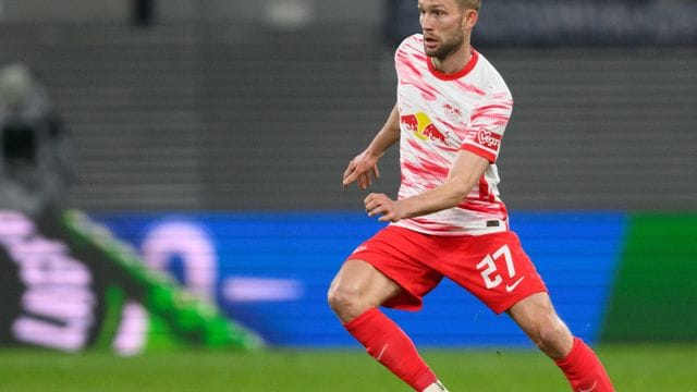 "Will irgendwann mal um alles spielen": Leipzigs Konrad Laimer spielt den Ball. "Will irgendwann mal um alles spielen": Leipzigs Konrad Laimer spielt den Ball.