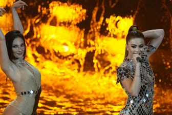 Eurovision Song Contest 2022 in Turin: Emma Muscat aus Malta singt "I Am What I Am" während des zweiten Halbfinales beim Eurovision Song Contest.