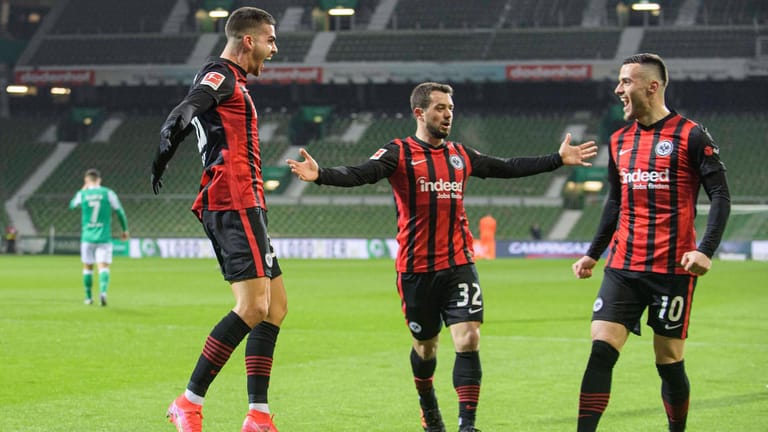 André Silva (li.), Amin Younes und Filip Kostic: Zwei der drei Erfolgspieler der Saison 2020/2021 spielten in der aktuellen Saison keine Rolle mehr bei der Eintracht.