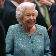 Queen Elizabeth II.: Sie hat einer Journalistin überraschend ihre (zumindest symbolische) Unterstützung zugesagt.