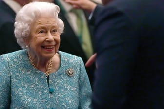 Queen Elizabeth II.: Sie hat einer Journalistin überraschend ihre (zumindest symbolische) Unterstützung zugesagt.