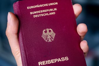 Deutscher Reisepass: Künftig könnten neue Pässe direkt zum Antragsteller nach Hause geschickt werden.