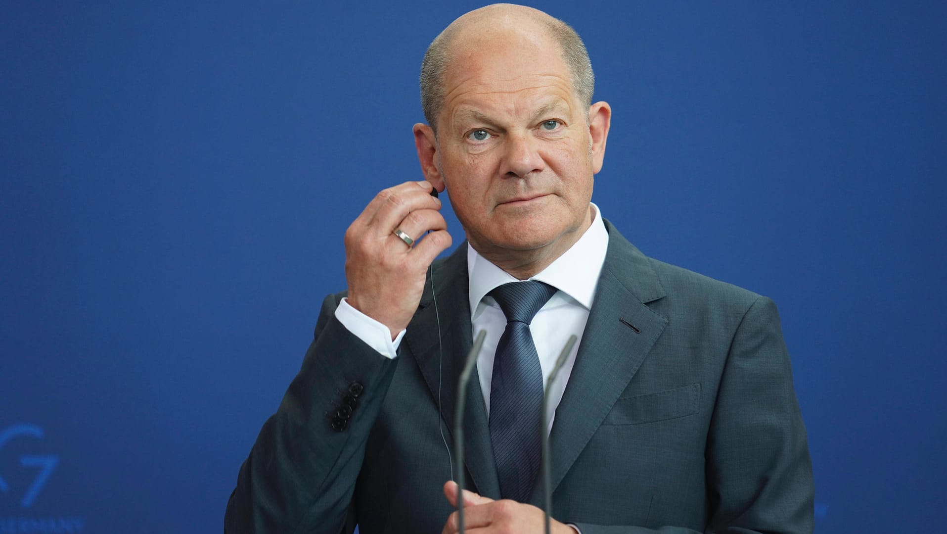 Olaf Scholz: Der Kanzler hatte vier Wochen lang keinen direkten Kontakt zu Putin.