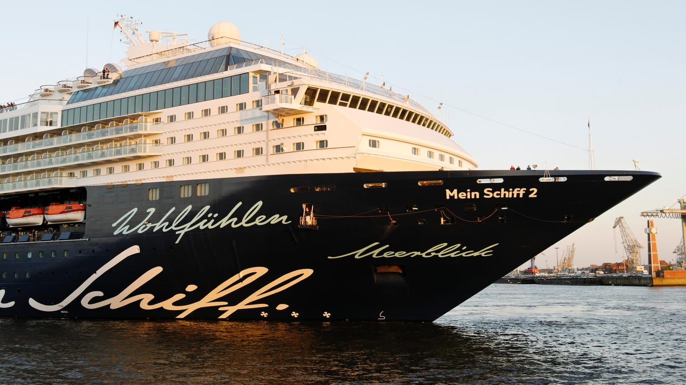 Die Mein Schiff 2 im Hamburger Hafen: Seit 2019 ist das Schiff für Tui Cruises unterwegs.