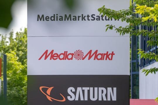 Die mehr als 1000 Media Markt- und Saturn-Läden sollen aber weiter eine wichtige Rolle im Ceconomy-Konzern spielen.