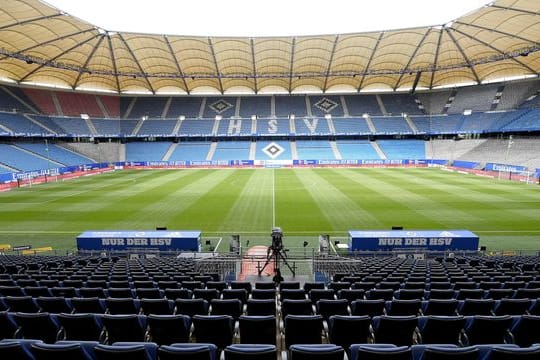 Dem Hamburger SV fehlen laut einem "Bild"-Bericht mehrere Millionen Euro, um das Volksparkstadion für die EM 2024 zu renovieren.