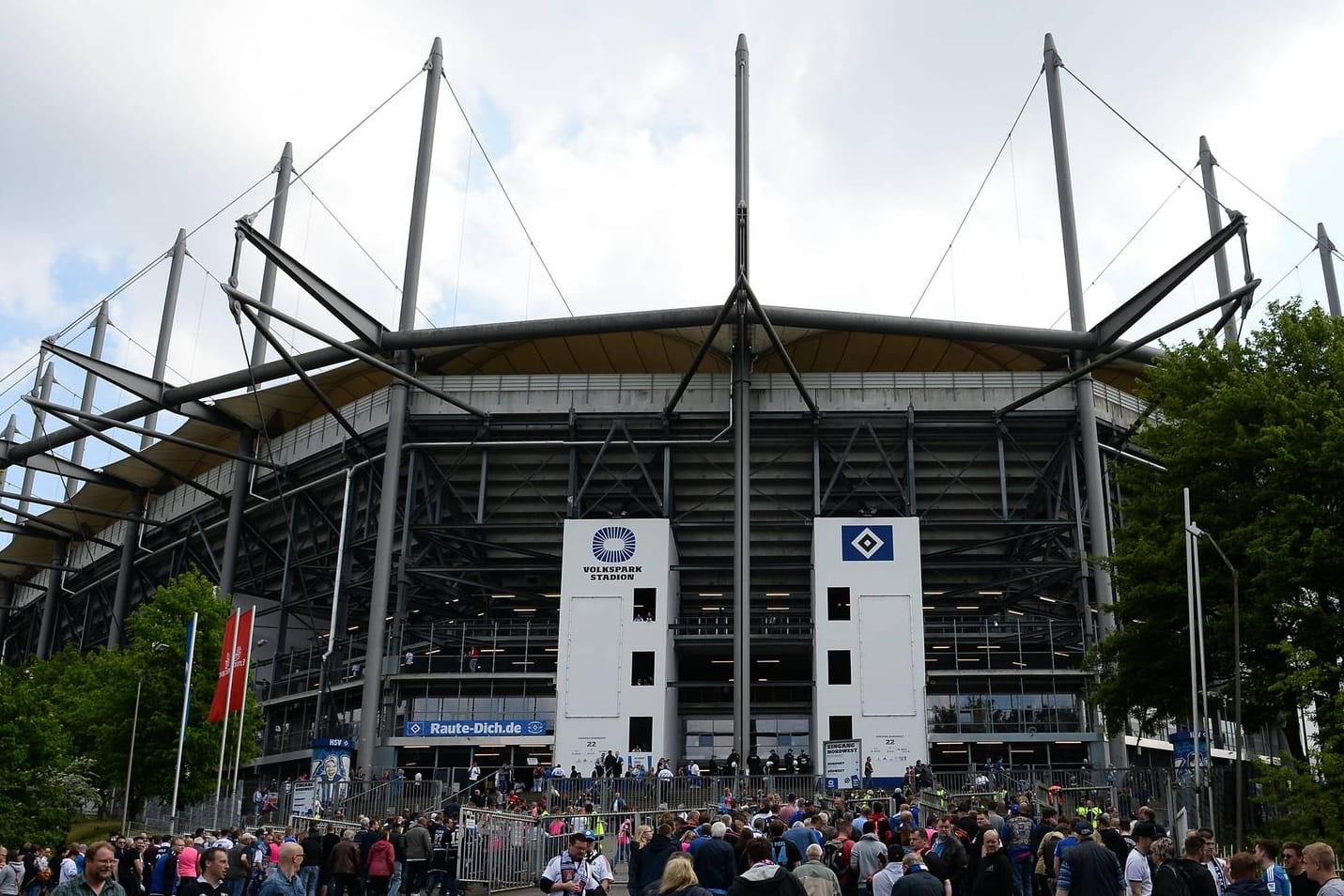 Blick auf das Volksparkstadion: Die Arena soll modernisiert werden.