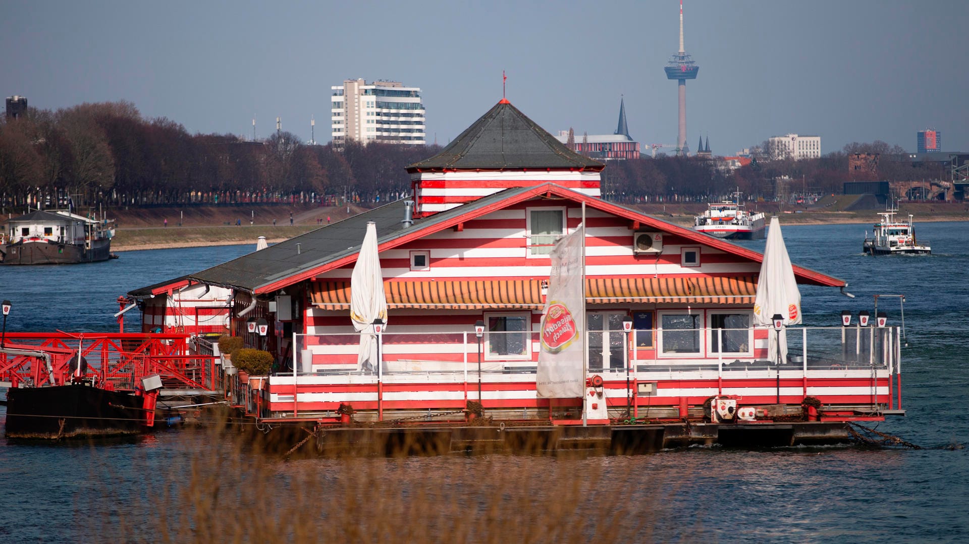 Das Bootshaus "Alte Liebe" lädt nach einem Spaziergang an der Promenade zum Verweilen ein.