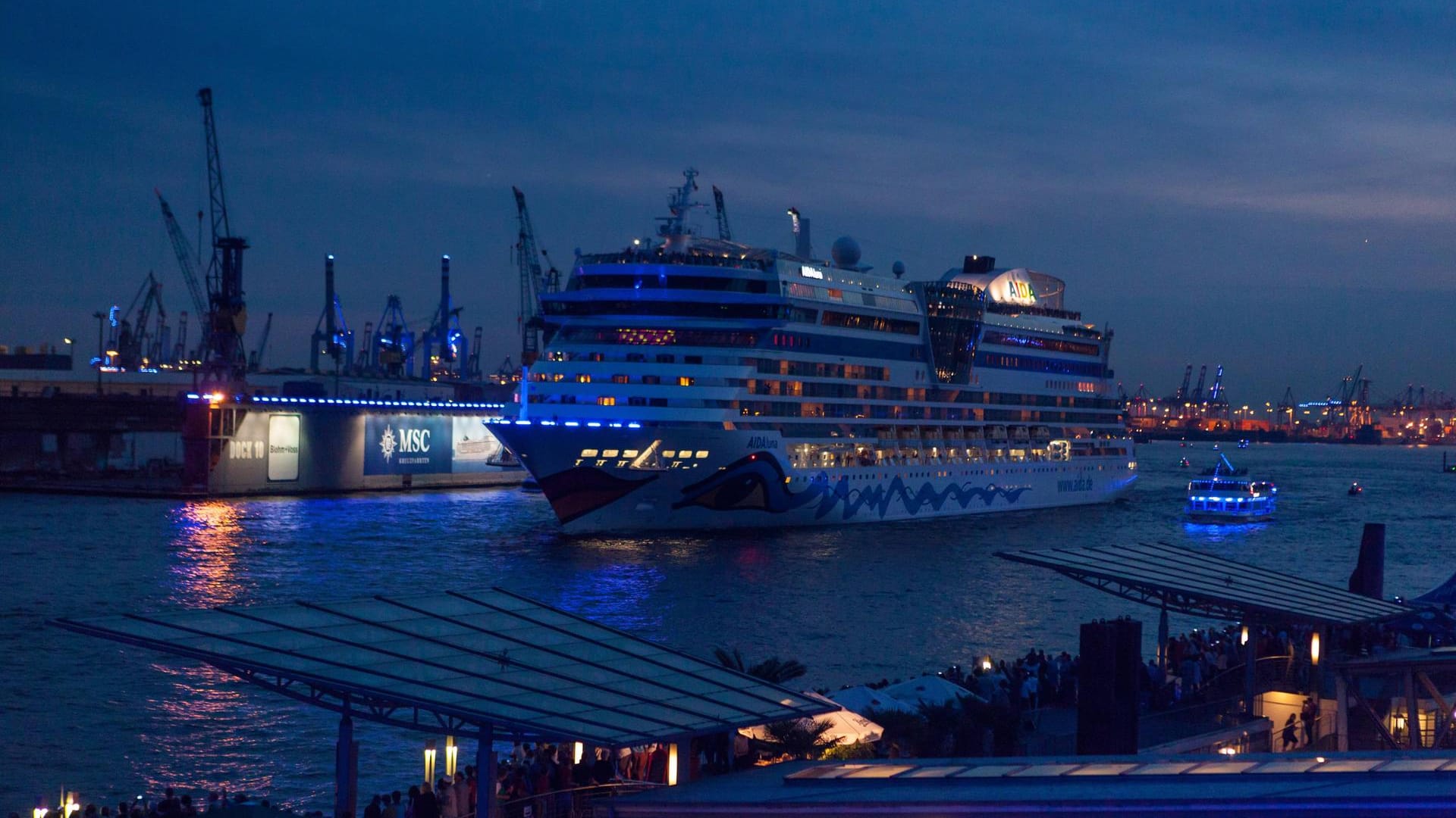 Die Aida Luna bei den Hamburg Cruise Days 2012: In diesem Jahr findet das Event endlich wieder statt.