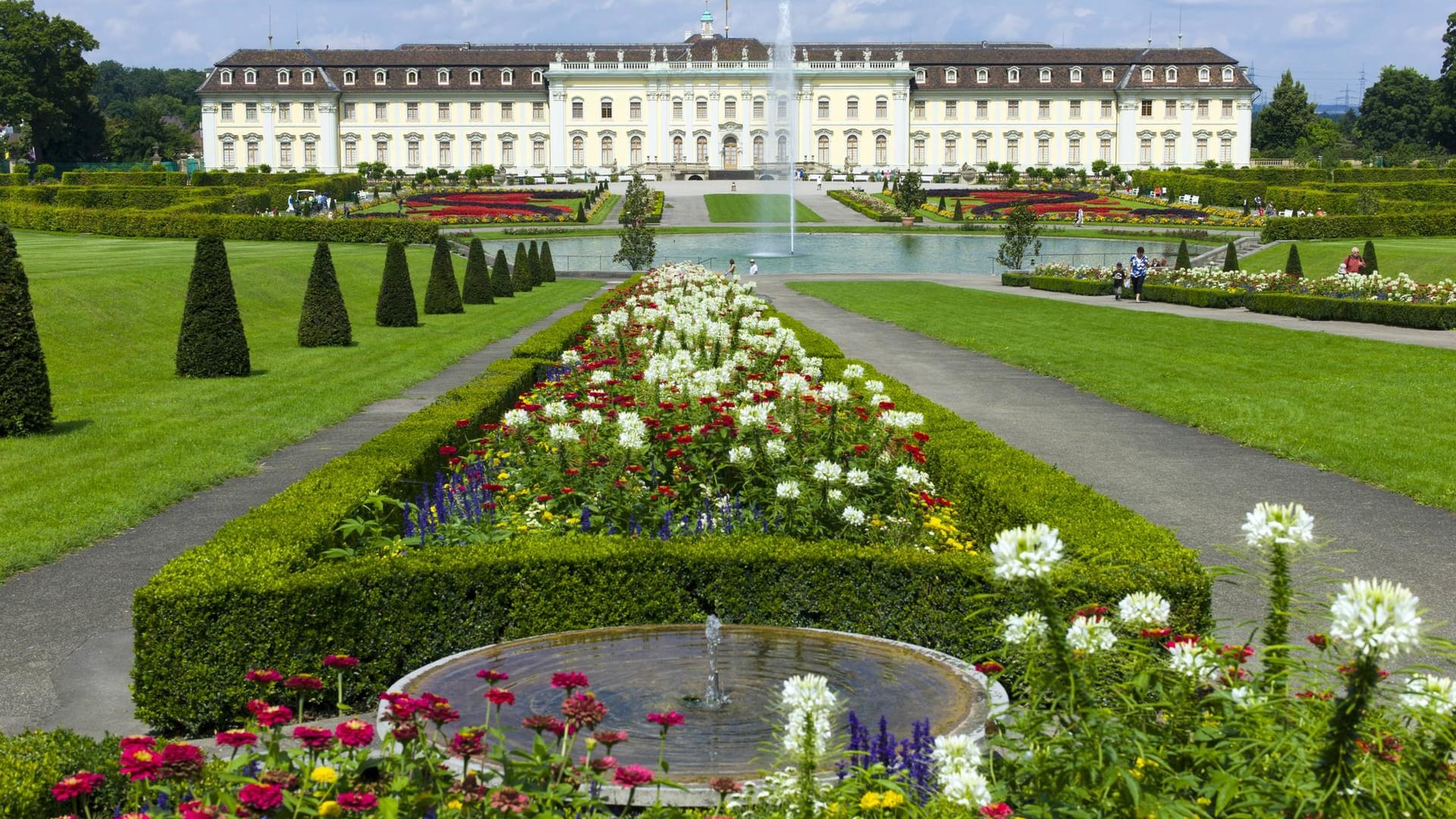 Das Blühende Barock in Ludwigsburg: Gerade weil es von Stuttgart aus nur einen Katzensprung entfernt ist, lohnt sich ein Ausflug.