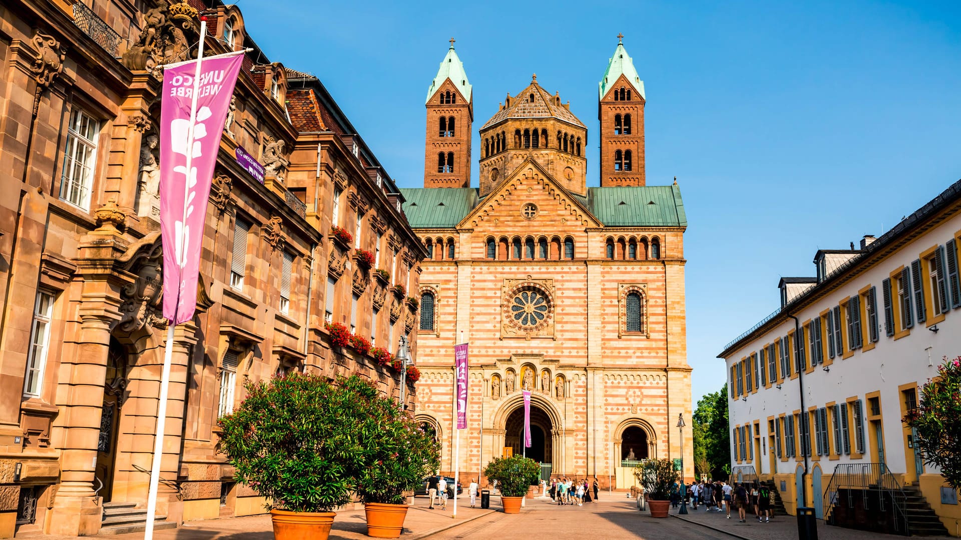 Der Speyerer Dom: Als einer der drei romanischen Dome in Deutschland ist der Dom in Speyer ein sehr beeindruckendes Bauwerk.