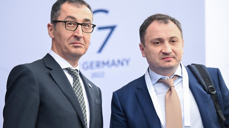 Cem Özdemir (Grüne) und Mykola Solskyj: Der Bundeslandwirtschaftminister begrüßte beim G7-Treffen auch seinen Kollegen aus der Ukraine.