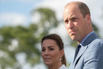 Prinz William: Der Queen-Enkel hat am Freitag in England mit einer warmherzigen Geste auf sich aufmerksam gemacht.