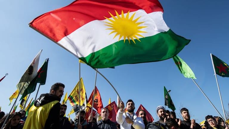 Kurdische Fahne