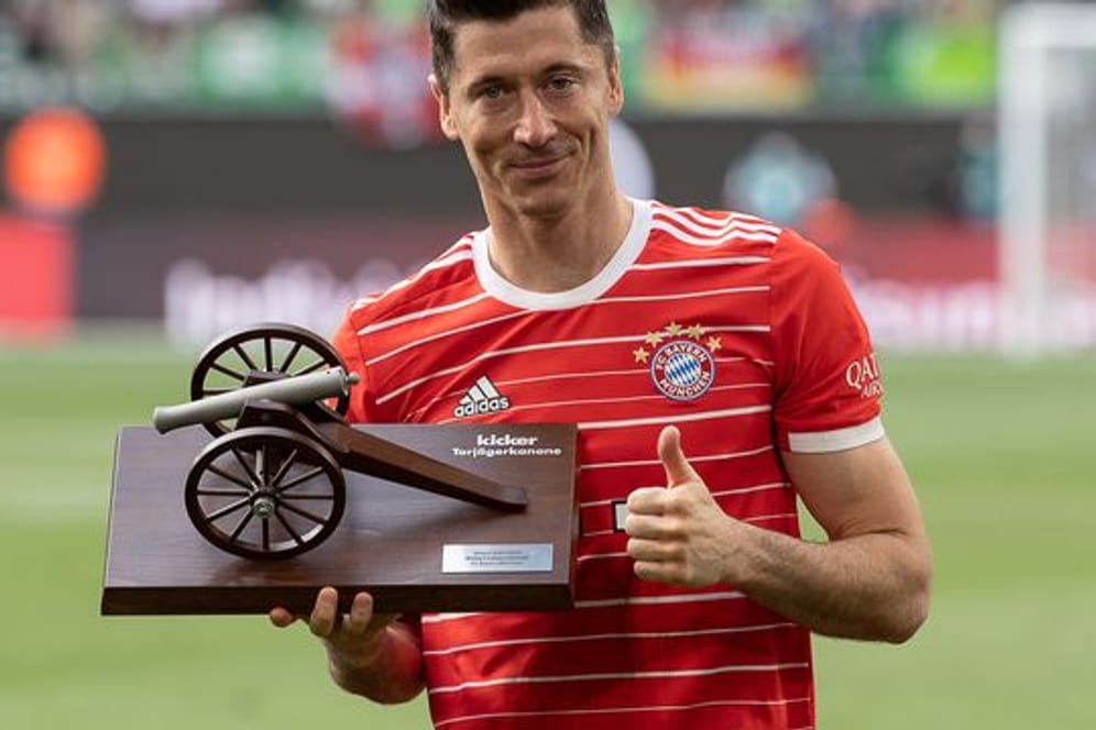 Bayern-Star Robert Lewandowski hat zum fünften Mal die Torjäger-Kanone gewonnen.