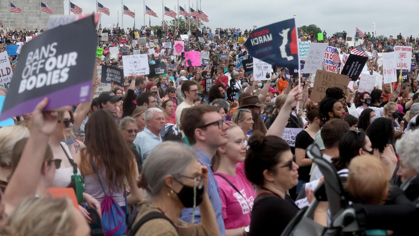 Abtreibungsbefürworter in Washington: Im ganzen Land waren Menschen auf die Straße gegangen.