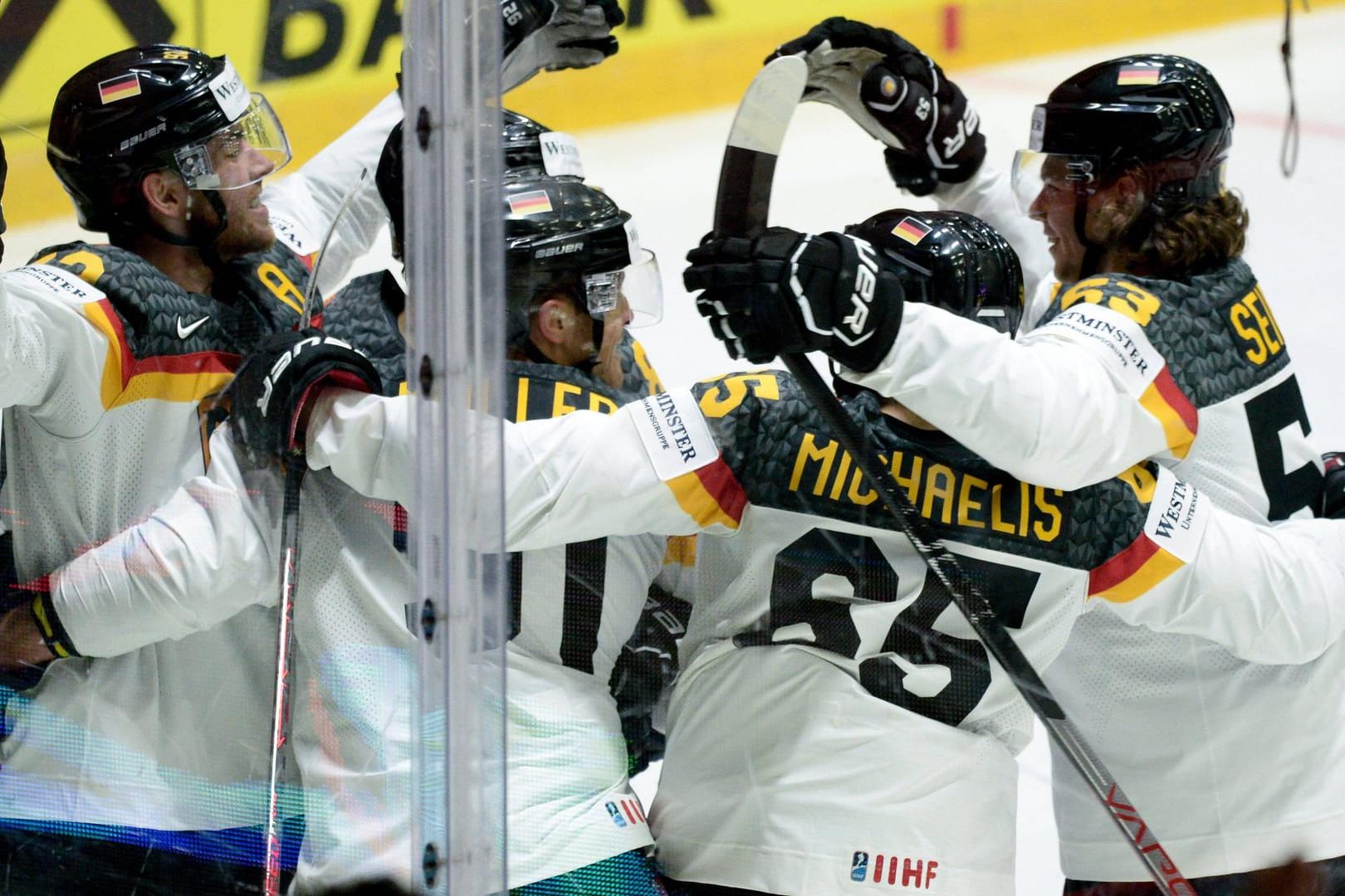 Deutschlands Spieler das Tor zum 2:0: Die Partie gegen die Slowakei wurde zu einem Krimi.