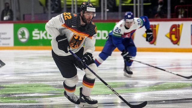 Nationalspieler Matthias Plachta setzte sich mit dem DEB-Team gegen die Slowakei durch. Nationalspieler Matthias Plachta setzte sich mit dem DEB-Team gegen die Slowakei durch.