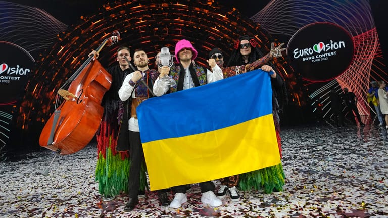 Eurovision Song Contest: Die Band Kalush Orchestra aus der Ukraine gewinnt den Grand Prix.
