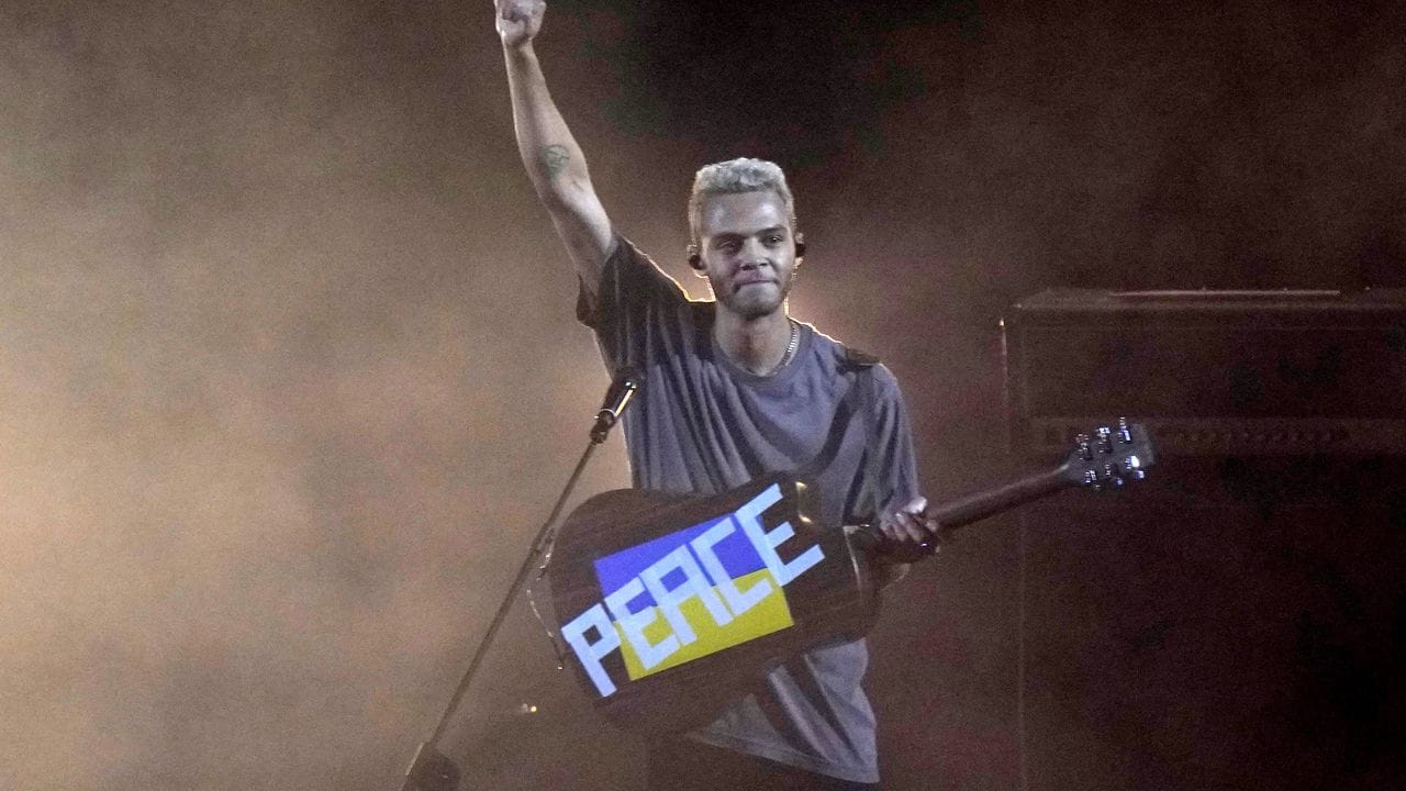 Solidarität mit der Ukraine: Malik Harris. Solidarität mit der Ukraine: Malik Harris.