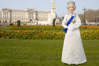 Queen Elizabeth II.: Die britische Königin gibt es zum Platinjubiläum auch als neue Barbiefigur.